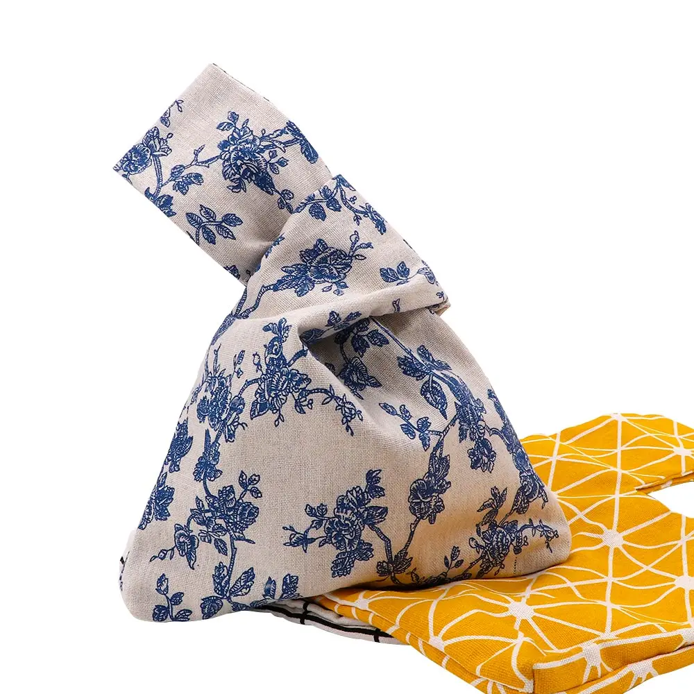 1 Pc canvas Creative Japanese Style Knot Wrist Bag Handbag Key Phone Pouch Walking Cotton Lining Bag 
1 Pc canvas Creative Japanese Style Knot Wrist Bag Handbag Key Phone Pouch Walking Cotton Lining Bag