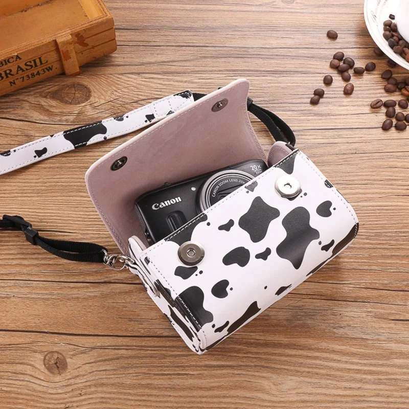 Cartoon Retro Universal Camera Bag Suitable For Canon G7x25 Sony Zv1 Black Card Rx1007 PU Leather Case Lx10 Zs220 Ricoh GR3
Cartoon Retro Universal Camera Bag Suitable For Canon G7x25 Sony Zv1 Black Card Rx1007 PU Leather Case Lx10 Zs220 Ricoh GR3