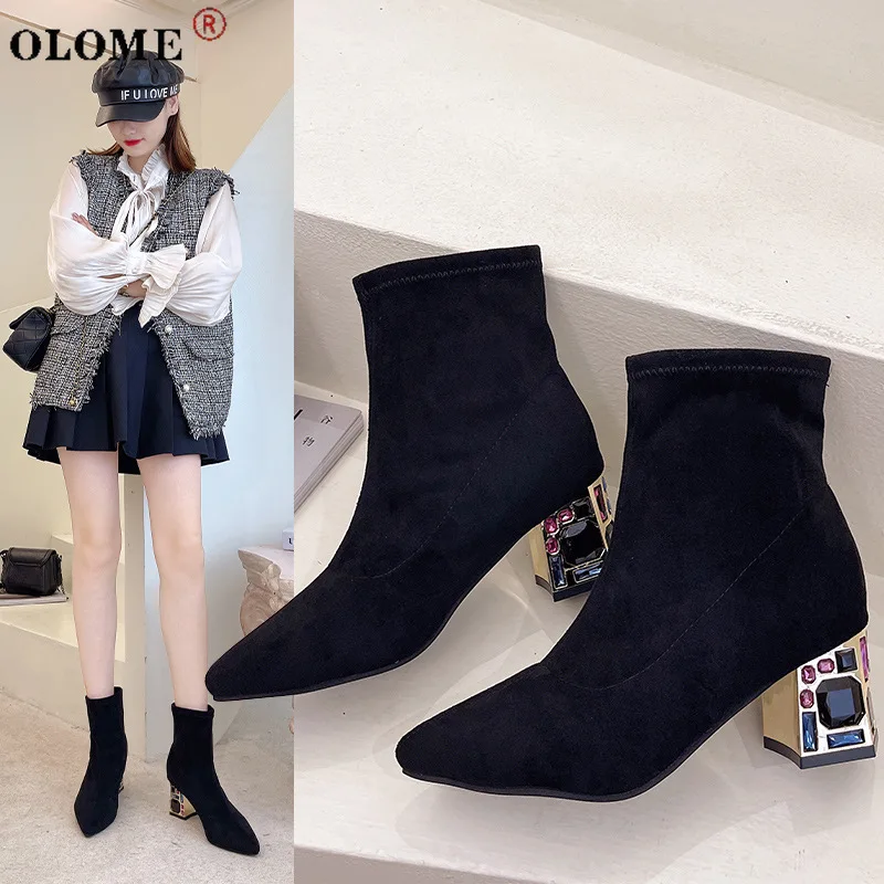 Women's Velvet Pointed Toe Short Boots Diamond High Heels Fashion Martin Boots Pointed Rhinestone Thick Heel Ankle Boots 2021 
Women's Velvet Pointed Toe Short Boots Diamond High Heels Fashion Martin Boots Pointed Rhinestone Thick Heel Ankle Boots 2021