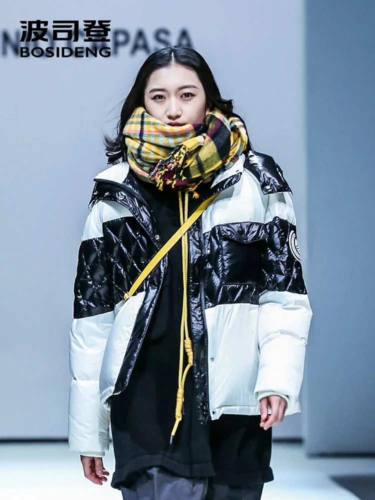 BOSIDENG fashion show style women winter goose down jacket black white hooded loose warm wear B80142228
BOSIDENG fashion show style women winter goose down jacket black white hooded loose warm wear B80142228