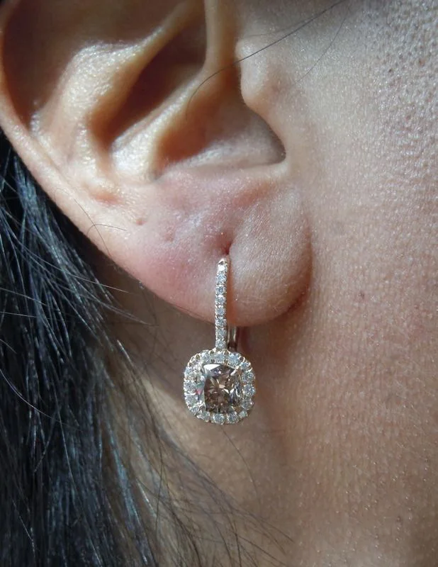 Luxury Female Champagne Crystal Earrings Charm Gold Color Small Clip Earrings For Women Elegant Square Zirconia Wedding Earrings
Luxury Female Champagne Crystal Earrings Charm Gold Color Small Clip Earrings For Women Elegant Square Zirconia Wedding Earrings