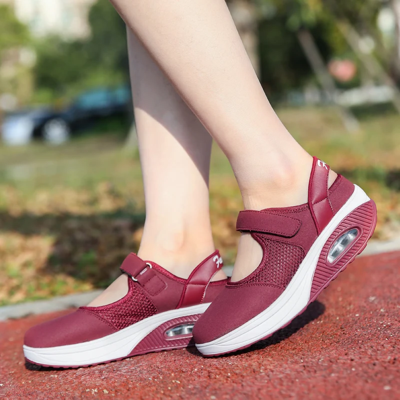 2020 Spring Summer Plus Size Breathable Air Mesh Sneakers Women Slip on Platform Knitting Flats Soft Walking Shoes Woman MS-1168
2020 Spring Summer Plus Size Breathable Air Mesh Sneakers Women Slip on Platform Knitting Flats Soft Walking Shoes Woman MS-1168