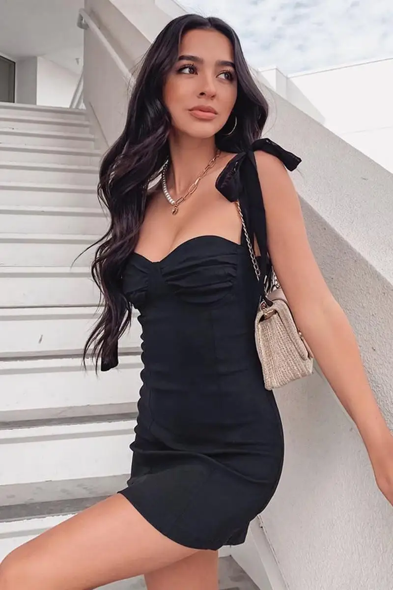 Sexy Fashion Women Slim Sling Lace Straps Short Pleated Temperament Lace Bag Hip Skirt Dress
Sexy Fashion Women Slim Sling Lace Straps Short Pleated Temperament Lace Bag Hip Skirt Dress