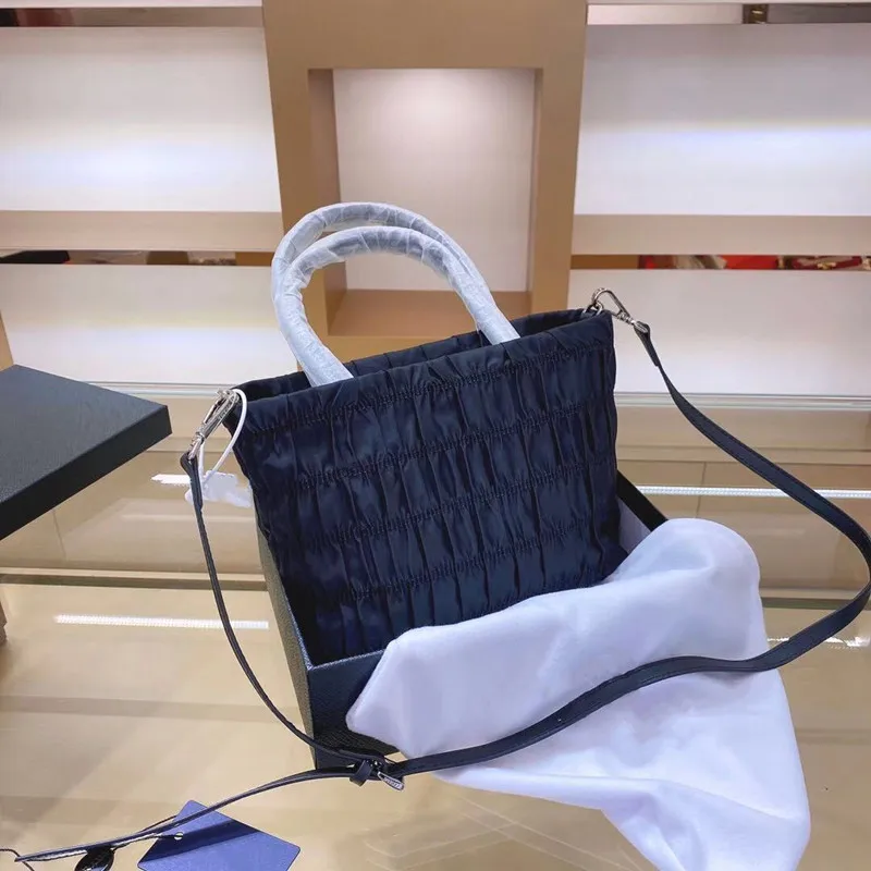 Hiboom 2020 Nylon Material Handbag Gift Present for Christmas Luxury Brand Design Nylon
Hiboom 2020 Nylon Material Handbag Gift Present for Christmas Luxury Brand Design Nylon