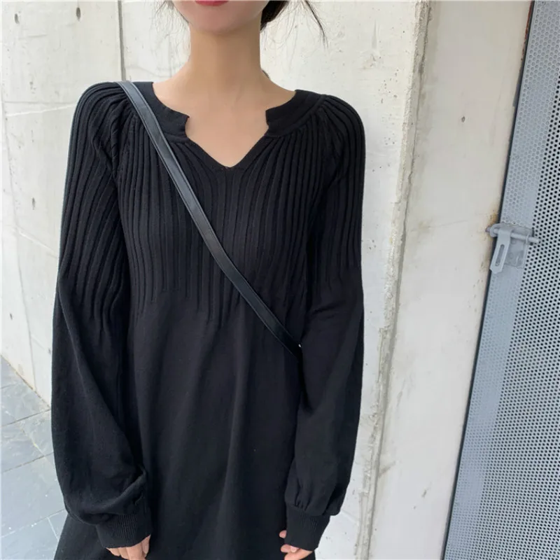 Chic V-Neck Lantern Sleeve Knitted Dress Women Autumn Winter Thick Warm Sweater Dress High Waist Female Casual Long Dresses
Chic V-Neck Lantern Sleeve Knitted Dress Women Autumn Winter Thick Warm Sweater Dress High Waist Female Casual Long Dresses