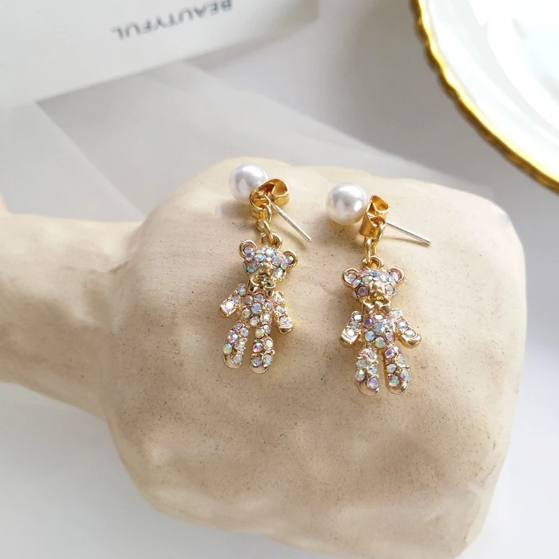 LATS Fashion Shiny Zircon Cute Bear Dangle Earrings Japanese Korean Girl Pearl Earrings for Women 2020 Jewelry Drop Earings
LATS Fashion Shiny Zircon Cute Bear Dangle Earrings Japanese Korean Girl Pearl Earrings for Women 2020 Jewelry Drop Earings