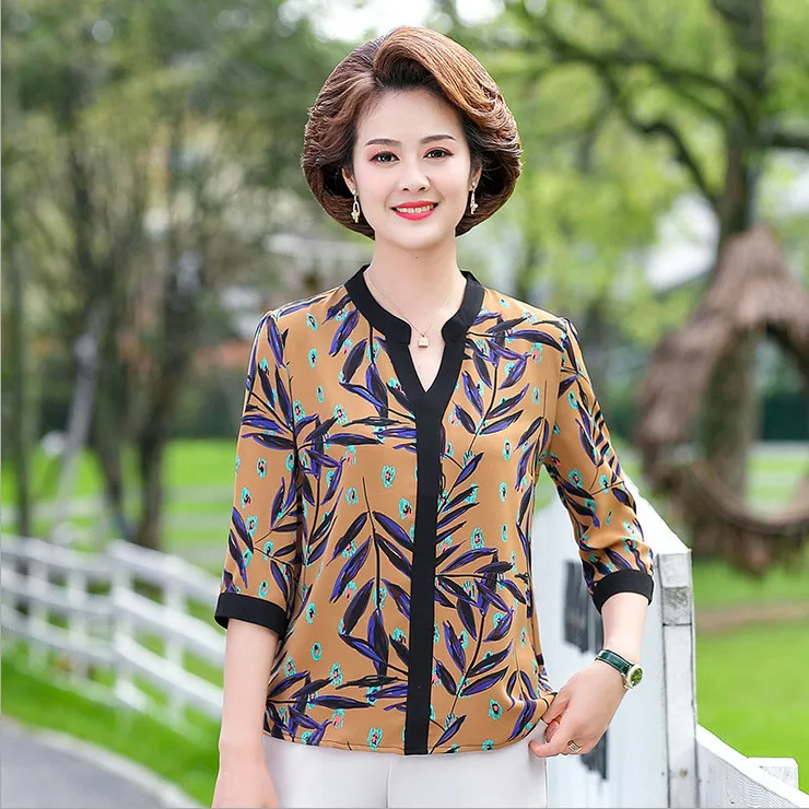 V-Neck Pullover Chiffon Shirt Women Spring Summer New Middle Aged Mother Three Quarter Sleeve Tops Printed Flower Blouse 
V-Neck Pullover Chiffon Shirt Women Spring Summer New Middle Aged Mother Three Quarter Sleeve Tops Printed Flower Blouse