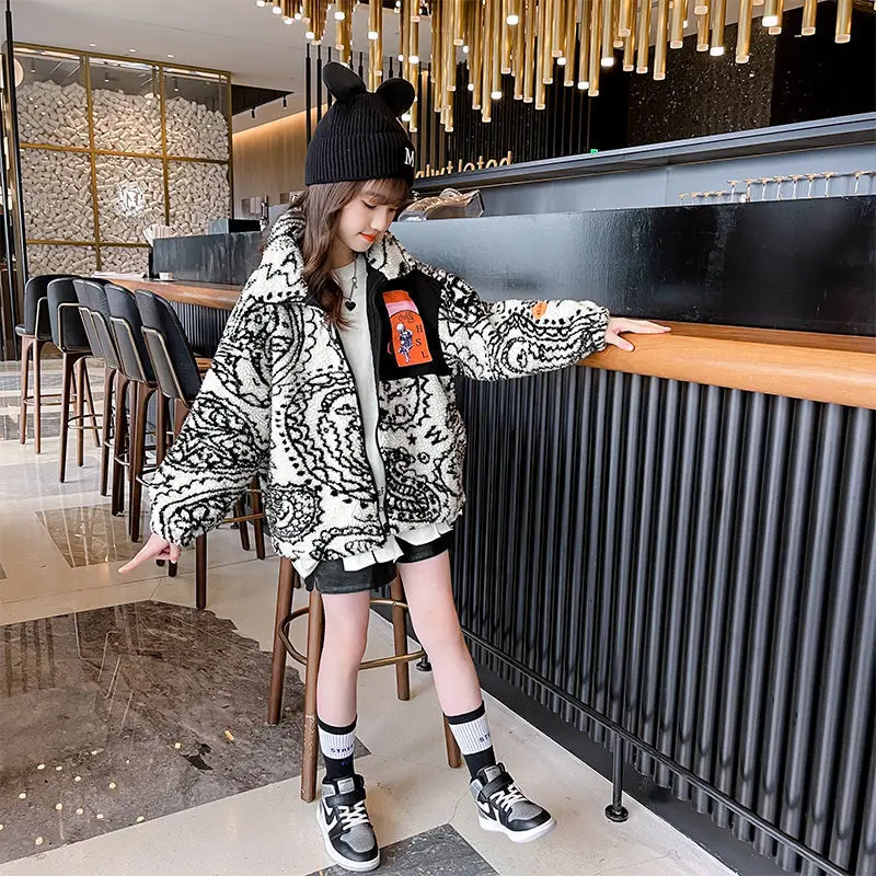 2021 Sping Autumn Fashion Casual Baby Girls Lapel Jacket Lamb Wool Thick Solid Color Outerwear Loose Coat Children Warm Clothes
2021 Sping Autumn Fashion Casual Baby Girls Lapel Jacket Lamb Wool Thick Solid Color Outerwear Loose Coat Children Warm Clothes