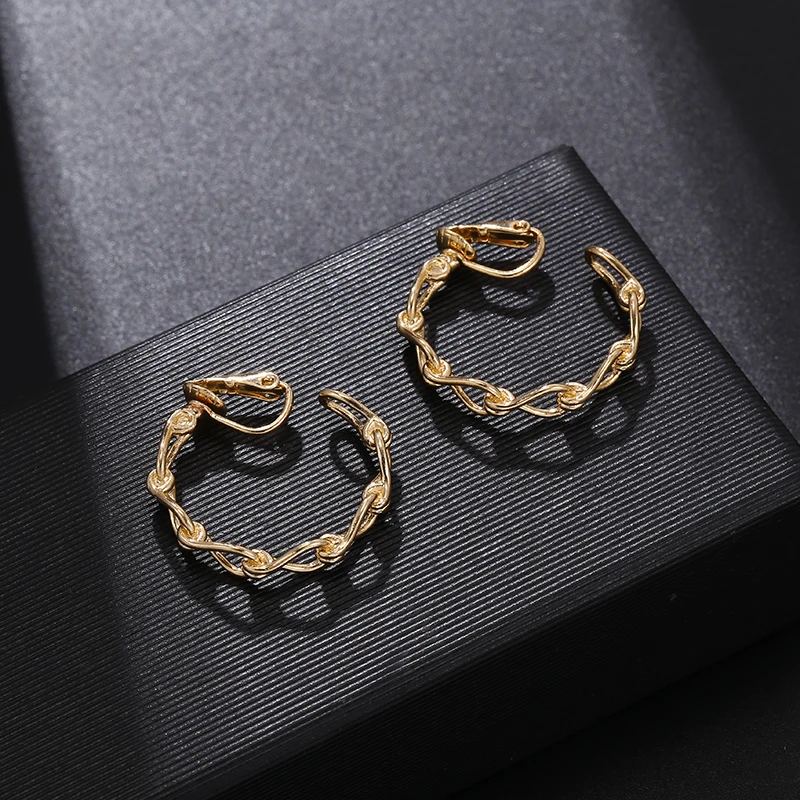 2021 New Fashion Retro Small Hoop Clip Earrings Copper Chain Non Piercing Hoop Ear Clips for Women Valentine's Day Jewelry Gift
2021 New Fashion Retro Small Hoop Clip Earrings Copper Chain Non Piercing Hoop Ear Clips for Women Valentine's Day Jewelry Gift