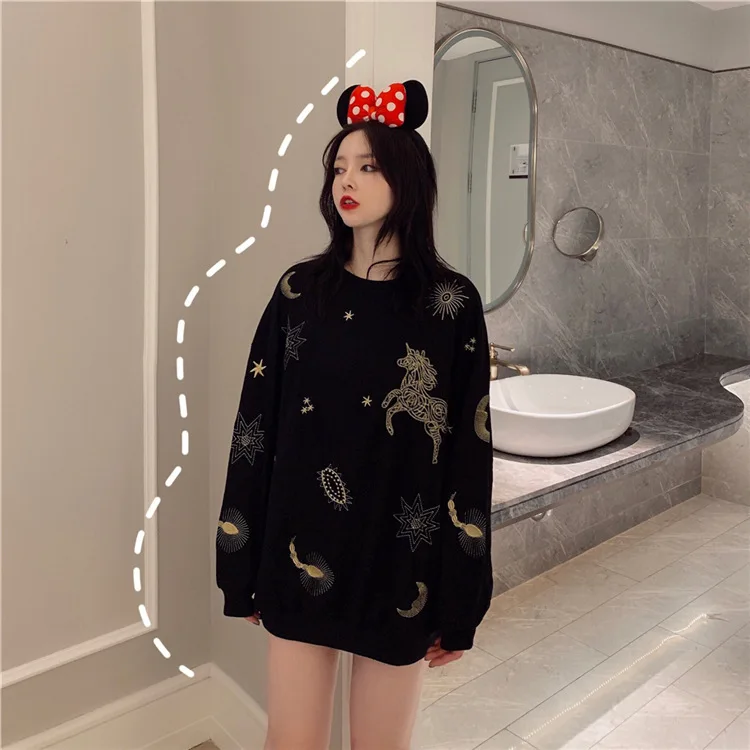Round neck women's 2020 autumn new personalized embroidery long sleeve women's round neck loose large student T-shirt
Round neck women's 2020 autumn new personalized embroidery long sleeve women's round neck loose large student T-shirt
