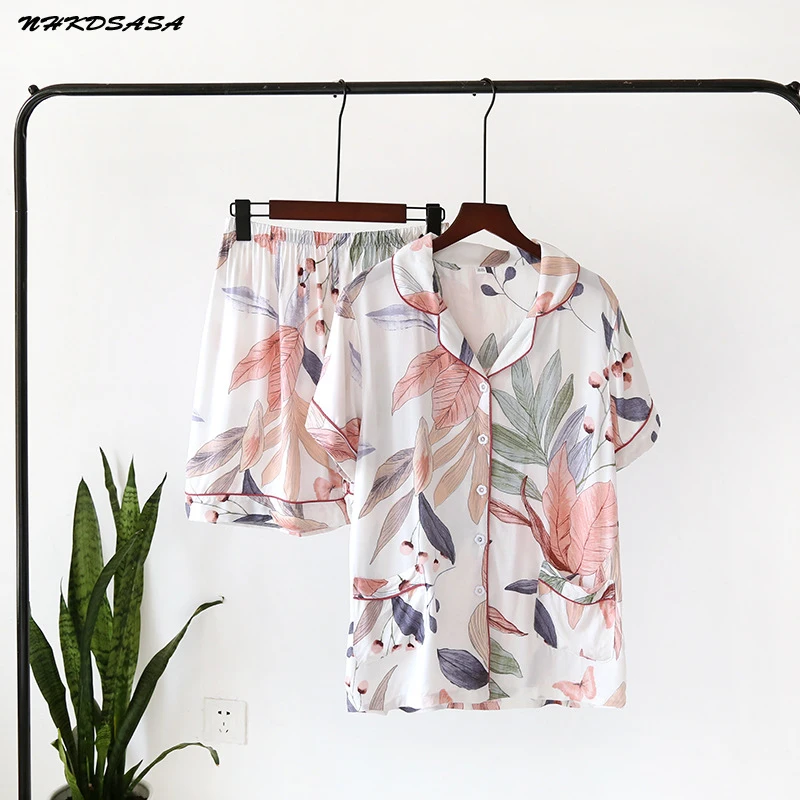 NHKDSASA Short-Sleeved Shorts Women's Pajamas Set 2021 Summer Large Floral Print Pijama Suit Home Service Ladies Sleepwear
NHKDSASA Short-Sleeved Shorts Women's Pajamas Set 2021 Summer Large Floral Print Pijama Suit Home Service Ladies Sleepwear