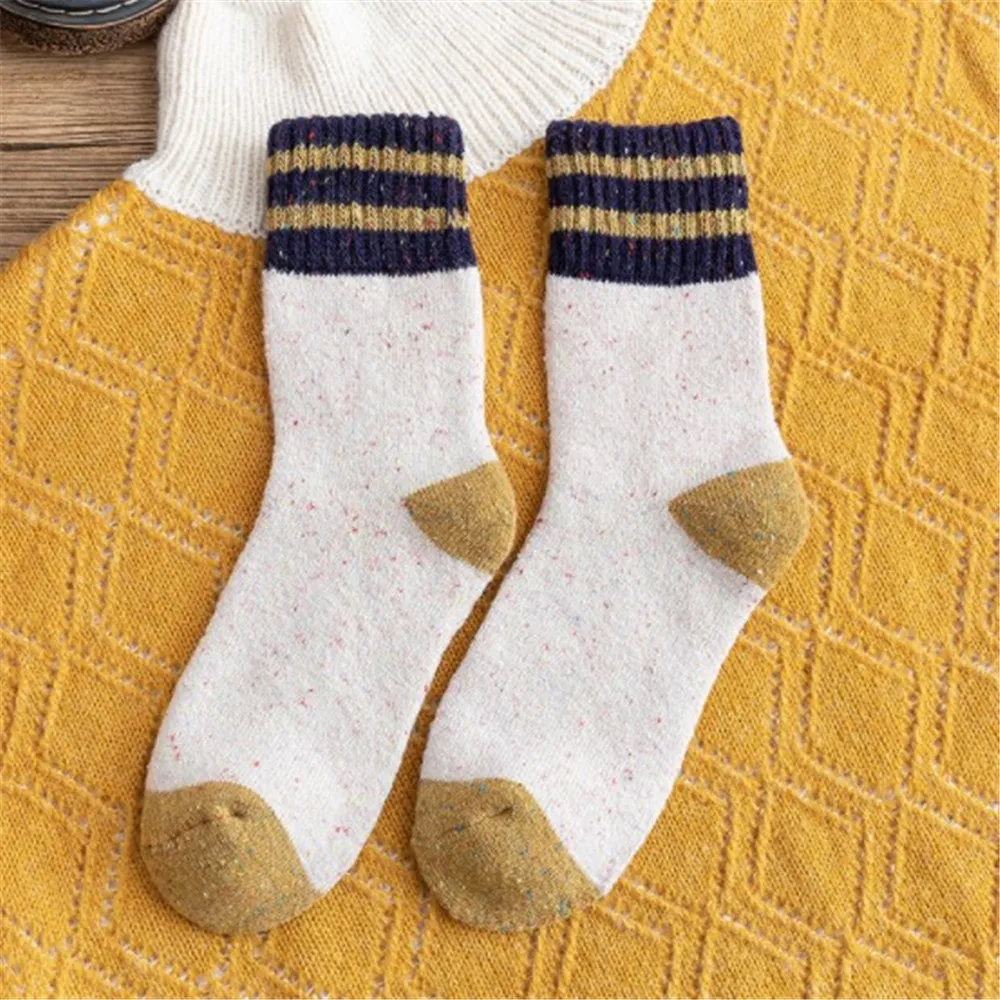 Women's Socks & Hosiery
Women's Socks & Hosiery