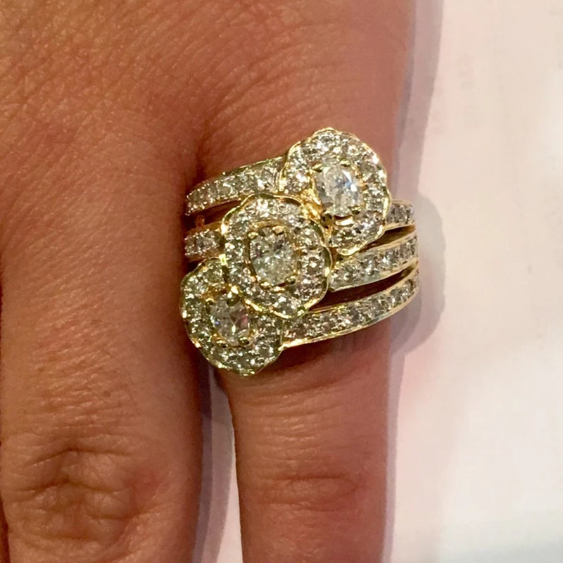 Fashion Gold Color Flower Ring Micro Paved Rhinestones Rugged Rings For Women Ladies Wedding Party Luxury Jewelry Gift T4M931
Fashion Gold Color Flower Ring Micro Paved Rhinestones Rugged Rings For Women Ladies Wedding Party Luxury Jewelry Gift T4M931