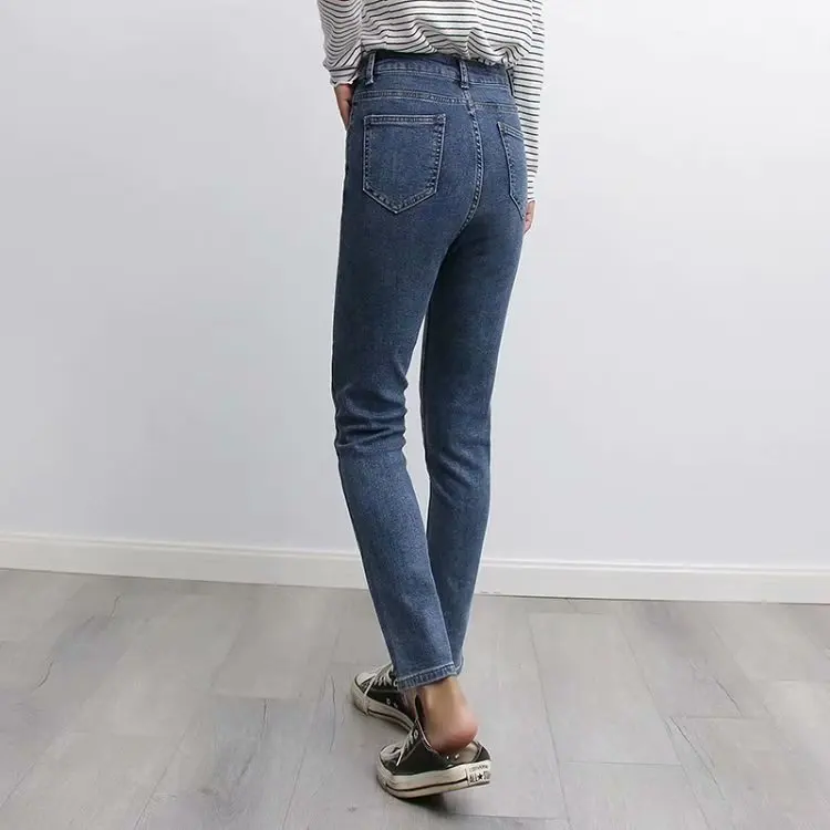 2020 Autumn Straight Leg Jeans For Women Two-Color Stretch Fleece Pants For Women Versatile Little Leg Pants 
2020 Autumn Straight Leg Jeans For Women Two-Color Stretch Fleece Pants For Women Versatile Little Leg Pants