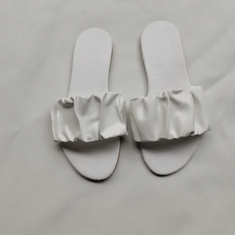2021 new large size sandals women's imitation leather pleated women's one line slippers women's slippers
2021 new large size sandals women's imitation leather pleated women's one line slippers women's slippers