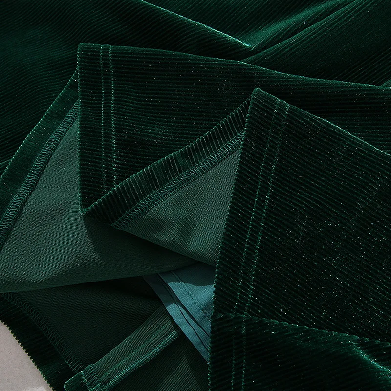 Top Quality New 2020 Autumn Winter Party Evening Vestidos Women Stand Neck Buttons Front Long Sleeve Green Velvet Dress Vintage
Top Quality New 2020 Autumn Winter Party Evening Vestidos Women Stand Neck Buttons Front Long Sleeve Green Velvet Dress Vintage