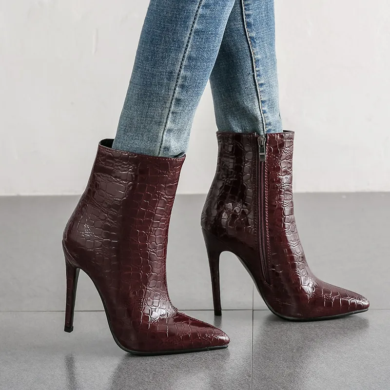 ASUMER big size 34-43 fashion ankle boots pointed toe zip thin high heels prom boots elegant ladies autumn winter boots 2021 new
ASUMER big size 34-43 fashion ankle boots pointed toe zip thin high heels prom boots elegant ladies autumn winter boots 2021 new