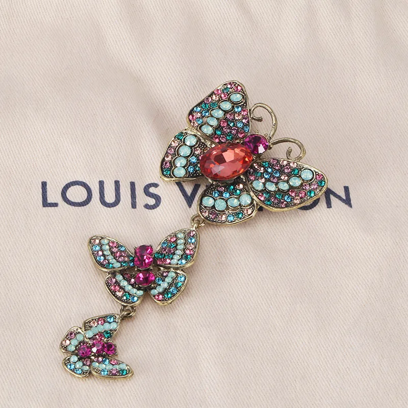 New Vintage Elegant Butterfly Insect Brooches for Women Jewelry Creative Alloy Crystal Rhinestone Suit Pin Clothing Accessories
New Vintage Elegant Butterfly Insect Brooches for Women Jewelry Creative Alloy Crystal Rhinestone Suit Pin Clothing Accessories