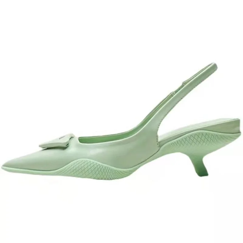 Новинка 2021, босоножки с острым носком и кошачьим каблуком, кожаные туфли на высоком каблуке сзади, женские летние треугольные модные босоно...
Новинка 2021, босоножки с острым носком и кошачьим каблуком, кожаные туфли на высоком каблуке сзади, женские летние треугольные модные босоно...