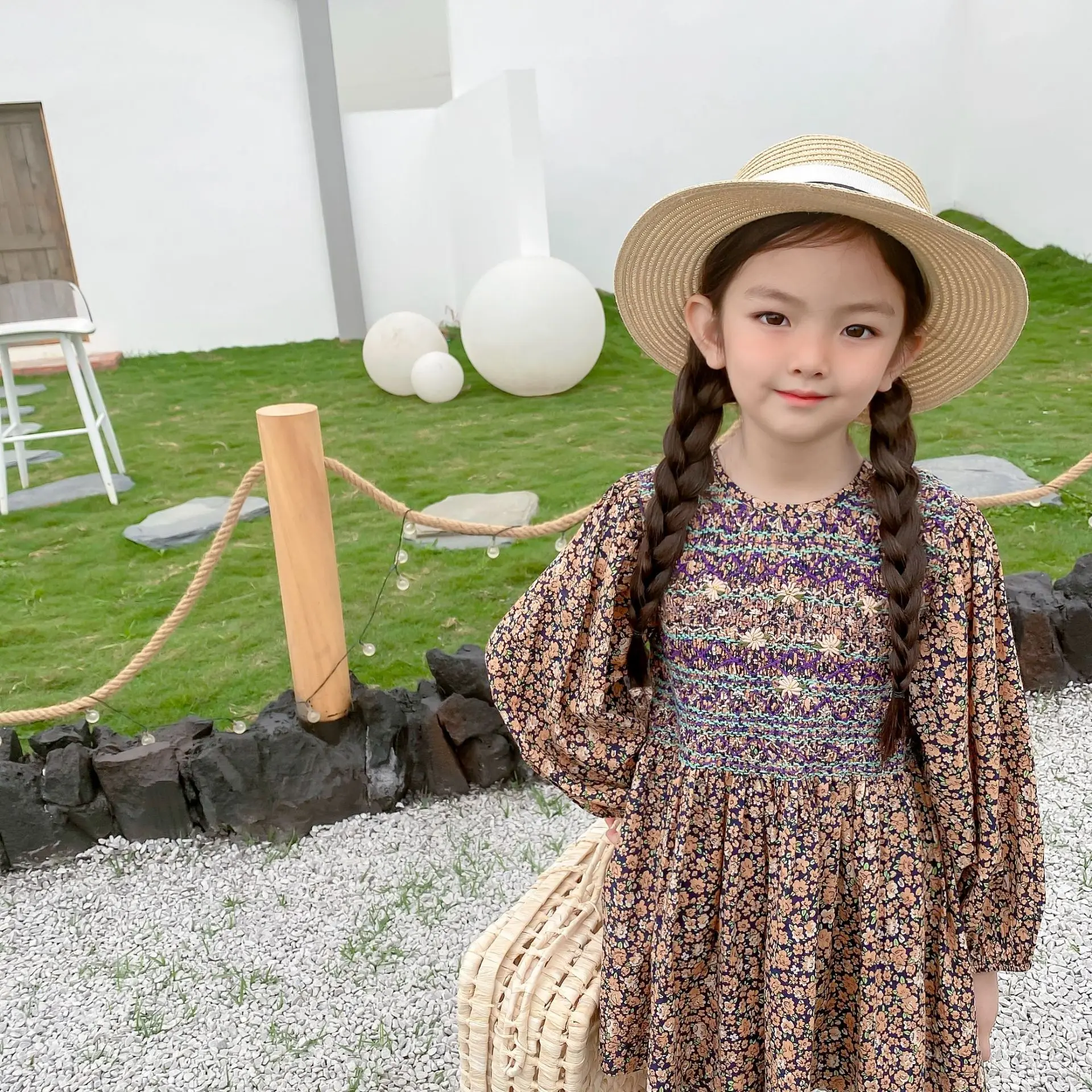 Pre-sale July 10th 2021 summer kids tops cotton Girls' floral pattern heavy hand-embroidered embroidery doll blouse
Pre-sale July 10th 2021 summer kids tops cotton Girls' floral pattern heavy hand-embroidered embroidery doll blouse