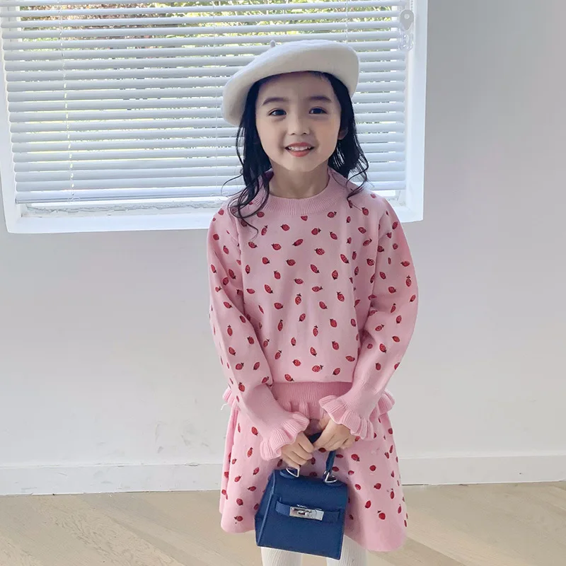 High Quality 2-8T Baby Girls Clothes Set Autumn Winter Cartoon Cherry Clothing Set New Kids Knitted Sweet Outfit Children Suit
High Quality 2-8T Baby Girls Clothes Set Autumn Winter Cartoon Cherry Clothing Set New Kids Knitted Sweet Outfit Children Suit
