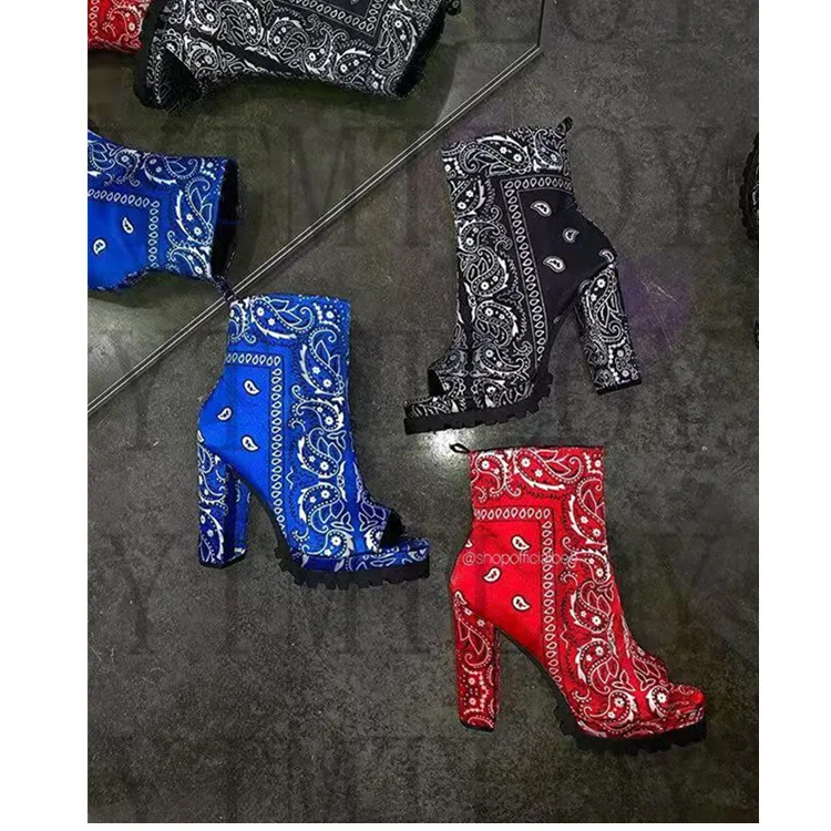 Новинка Осень-зима 2021 женские ботинки с тотемным принтом мотоциклетные ботинки с открытым носком повседневные ботинки на квадратном каблу...
Новинка Осень-зима 2021 женские ботинки с тотемным принтом мотоциклетные ботинки с открытым носком повседневные ботинки на квадратном каблу...
