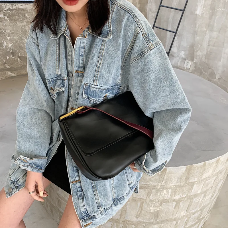 High-quality Large-capacity Bag Women 2021 New Simple and Fashionable Tote Bag Flip One Shoulder Messenger Female Bag Leisure
High-quality Large-capacity Bag Women 2021 New Simple and Fashionable Tote Bag Flip One Shoulder Messenger Female Bag Leisure