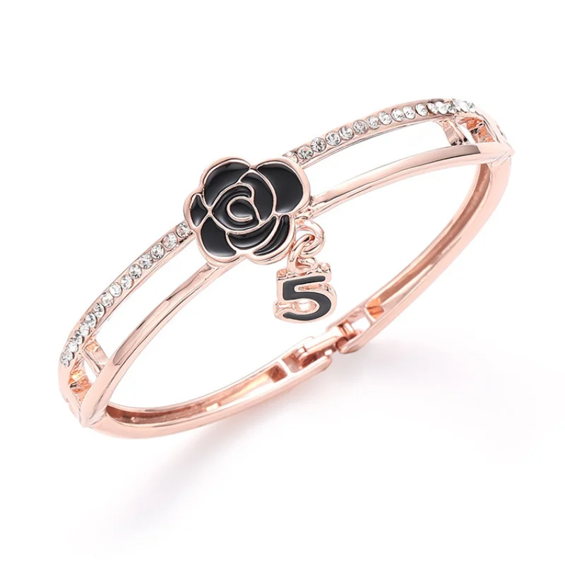 2021 Creative Diamond Bangle Women's Bracelet Jewelry Bracelets for Women Boho Jewelry Luxury Jewelry Designer Channel Earrings
2021 Creative Diamond Bangle Women's Bracelet Jewelry Bracelets for Women Boho Jewelry Luxury Jewelry Designer Channel Earrings
