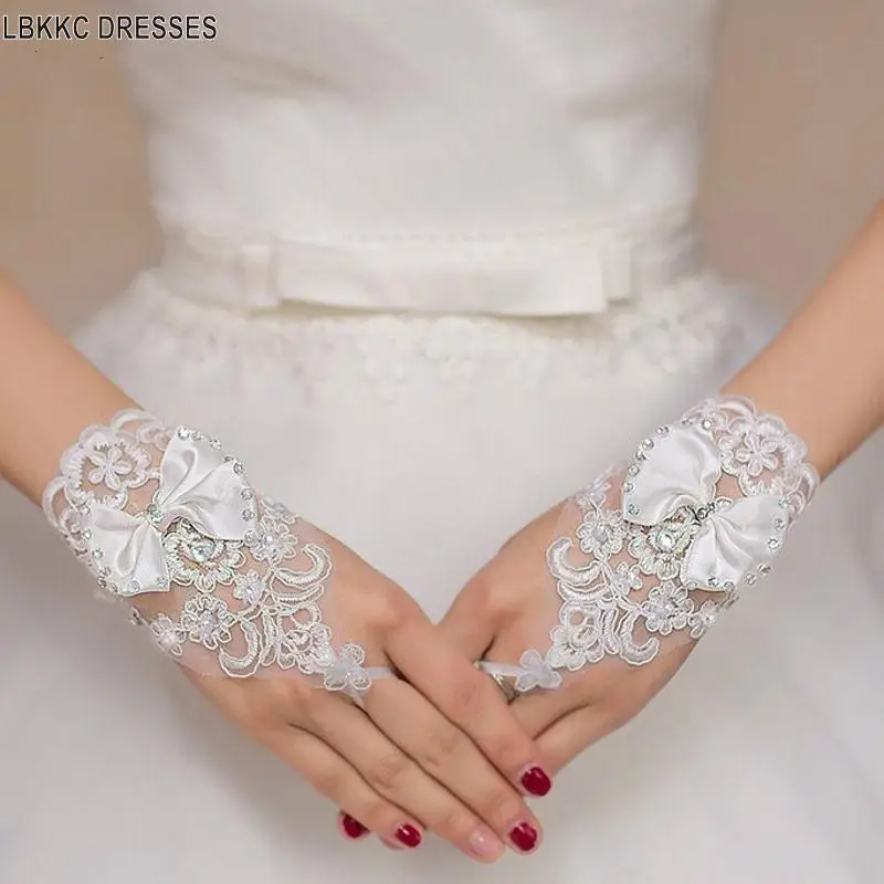 Фото Перчатки свадебные женские кружевные короткие перчатки без пальцев белый или