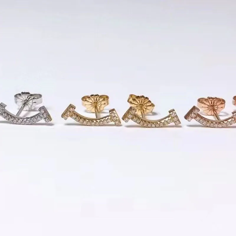 Ladies S925 Classic Gold Silver Rose Gold T-shaped TIF Letter Couple Sterling Silver Female Earrings
Ladies S925 Classic Gold Silver Rose Gold T-shaped TIF Letter Couple Sterling Silver Female Earrings