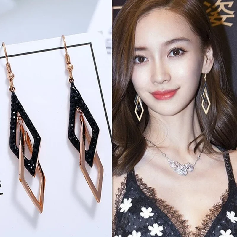 E8 Fashion temperament titanium steel earrings personality geometry double ring diamond earrings simple long earrings women's
E8 Fashion temperament titanium steel earrings personality geometry double ring diamond earrings simple long earrings women's