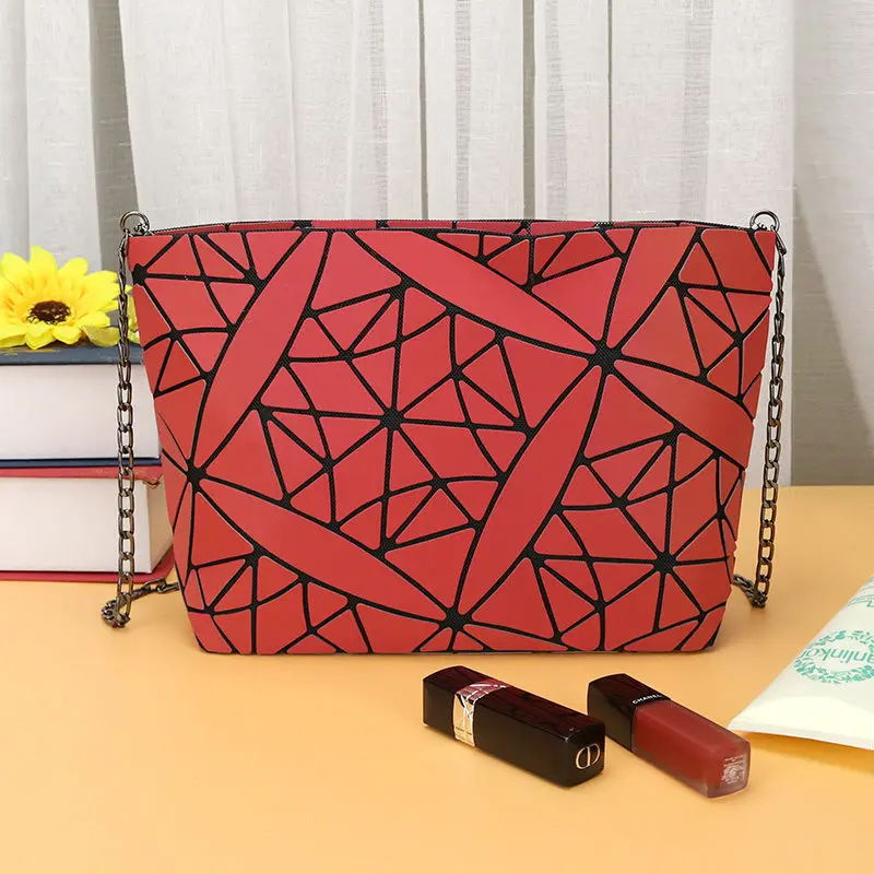 X120 Versatile INSTAGRAM diamond student fashion folding deformation bag female
X120 Versatile INSTAGRAM diamond student fashion folding deformation bag female