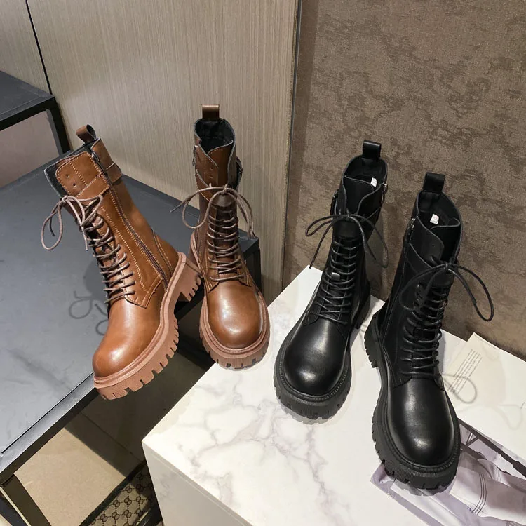 Locomotive Women Boots Thick-soled Casual Mid-tube Women Thicksoled Boots Microfiber Solid Color Side Zipper Winter Thick Heel
Locomotive Women Boots Thick-soled Casual Mid-tube Women Thicksoled Boots Microfiber Solid Color Side Zipper Winter Thick Heel