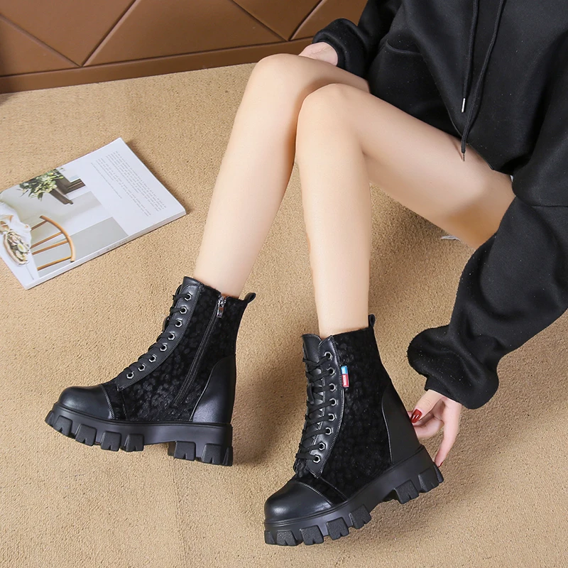 Kjstyrka 2020 Combat Leather Boots Women Lace Up Gothic Black Platform Leather Martin Ankle Boots Women Shoes Botas Mujer
Kjstyrka 2020 Combat Leather Boots Women Lace Up Gothic Black Platform Leather Martin Ankle Boots Women Shoes Botas Mujer