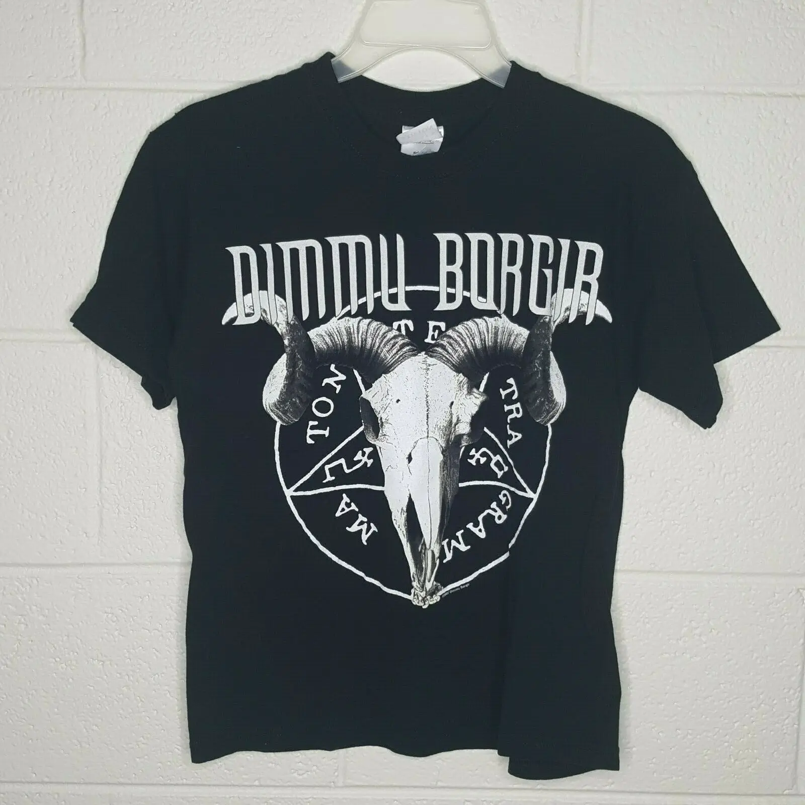 VTG 07 Dimmu Borgir T Shirt Men's Size XS/S Norwegian Black Metal Band Ram Skull Men'S T-Shirt Fashion
VTG 07 Dimmu Borgir T Shirt Men's Size XS/S Norwegian Black Metal Band Ram Skull Men'S T-Shirt Fashion