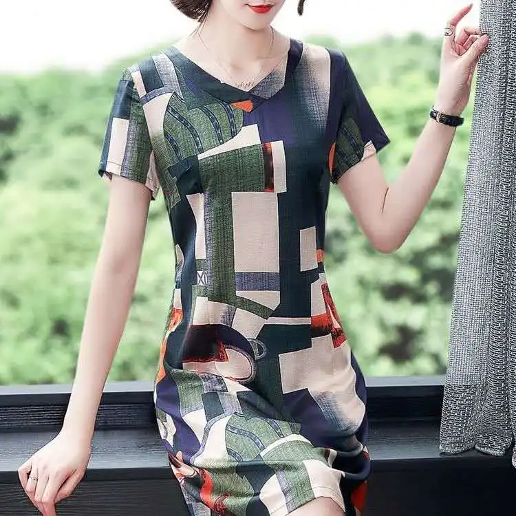 2021 summer new large size long dress women loose slim printed ice spinning dress
2021 summer new large size long dress women loose slim printed ice spinning dress