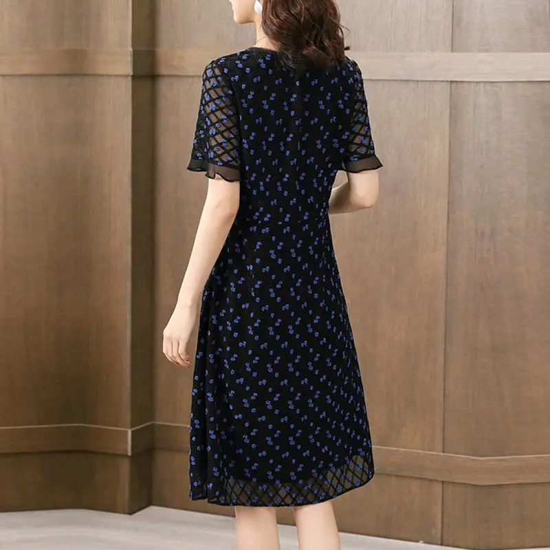 Embroidery Real Mulberry Silk Dress Women's Summer Intellectual Elegant Temperament Mother Dress
Embroidery Real Mulberry Silk Dress Women's Summer Intellectual Elegant Temperament Mother Dress