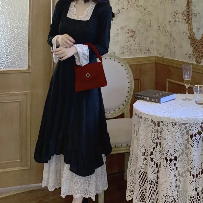 Plus Velvet Thick Black Evening Dress Palace Style Elegant Temperament Lace Stitching Long Skirt Autumn and Winter French Dress
Plus Velvet Thick Black Evening Dress Palace Style Elegant Temperament Lace Stitching Long Skirt Autumn and Winter French Dress