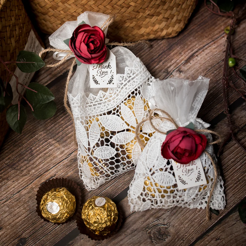 High-end Luxury Drawstring Gift Bags Designer Lace Fabric Jewelry Red Rose Decoration Candy Cosmetic Pouches Small 9x14 1pcs New
High-end Luxury Drawstring Gift Bags Designer Lace Fabric Jewelry Red Rose Decoration Candy Cosmetic Pouches Small 9x14 1pcs New