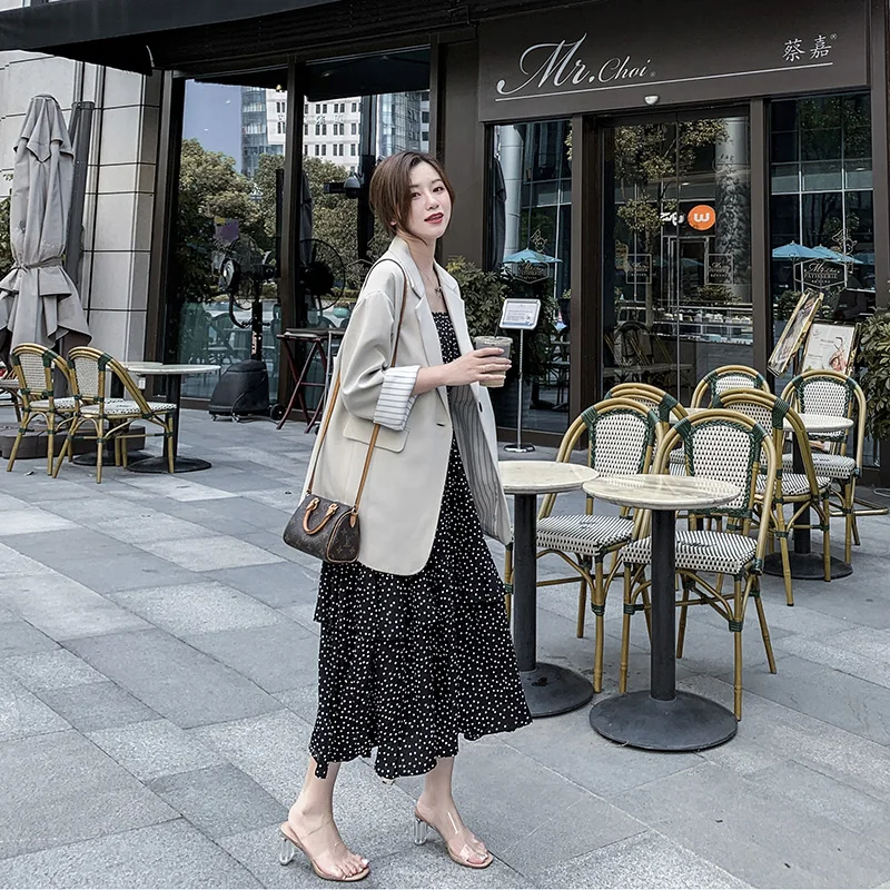 Blazer women's 2021 spring thin style design niche British style casual loose single-breasted western suit jacket
Blazer women's 2021 spring thin style design niche British style casual loose single-breasted western suit jacket