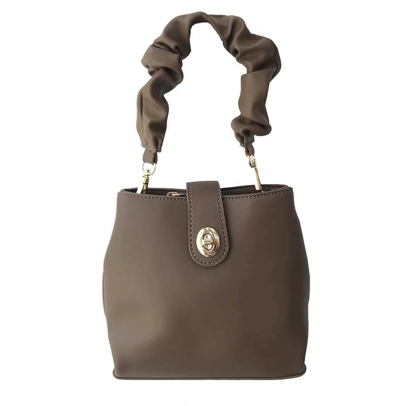 2020 new beautiful pleated handbag, large capacity, new fashion high-end lock shoulder bag, diagonal bag design style
2020 new beautiful pleated handbag, large capacity, new fashion high-end lock shoulder bag, diagonal bag design style