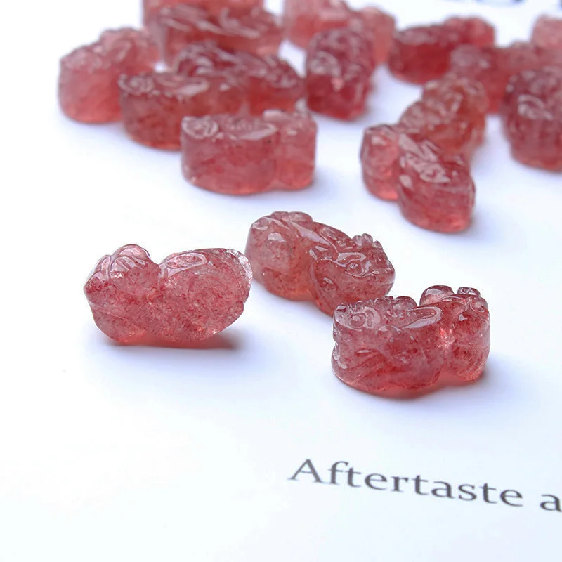 Natural beautiful strawberry crystal stone hand-carved cute pixiu Fashion for gifts
Natural beautiful strawberry crystal stone hand-carved cute pixiu Fashion for gifts