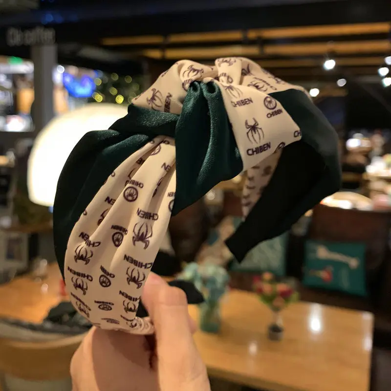 Korean fashion high quality knot women's hair band creative all-around face washing headband simple color matching headdress
Korean fashion high quality knot women's hair band creative all-around face washing headband simple color matching headdress
