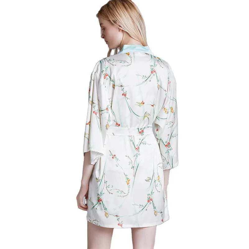 Ice silk pajamas women's summer silk plant flower sling nightgown home service women's three-piece suit
Ice silk pajamas women's summer silk plant flower sling nightgown home service women's three-piece suit