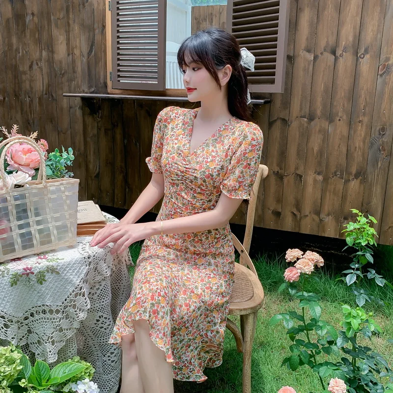 Women Midi Vintage Chiffon Floral Dress Summer 2020 Runway Elegant Korean Party Wrap Dress Boho Retro Casual Vacation Dresses
Women Midi Vintage Chiffon Floral Dress Summer 2020 Runway Elegant Korean Party Wrap Dress Boho Retro Casual Vacation Dresses