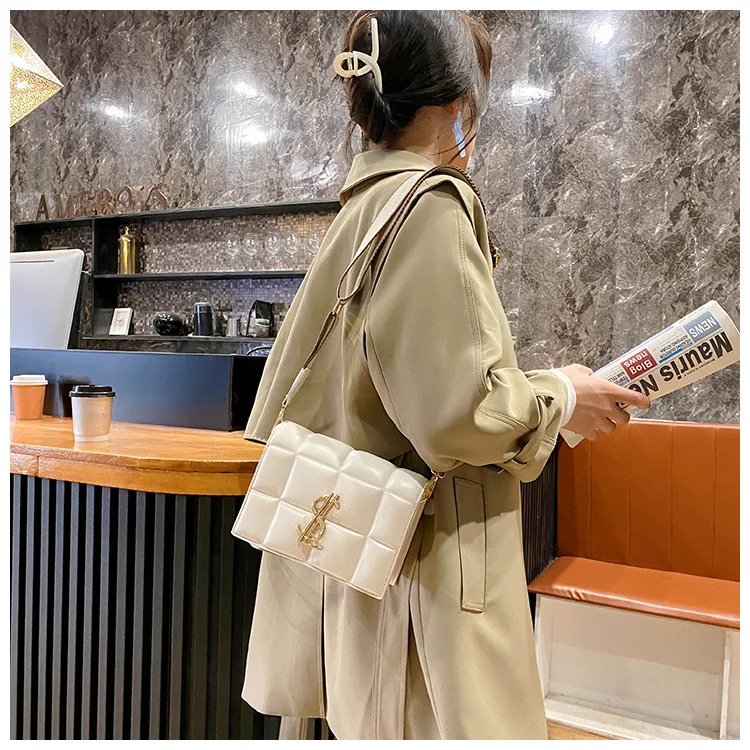 Female Bag 2021 New Trend Diamond Casual Bag Small Fragrance Single Shoulder Messenger Bag Female Bag Wild Small Square Bag
Female Bag 2021 New Trend Diamond Casual Bag Small Fragrance Single Shoulder Messenger Bag Female Bag Wild Small Square Bag
