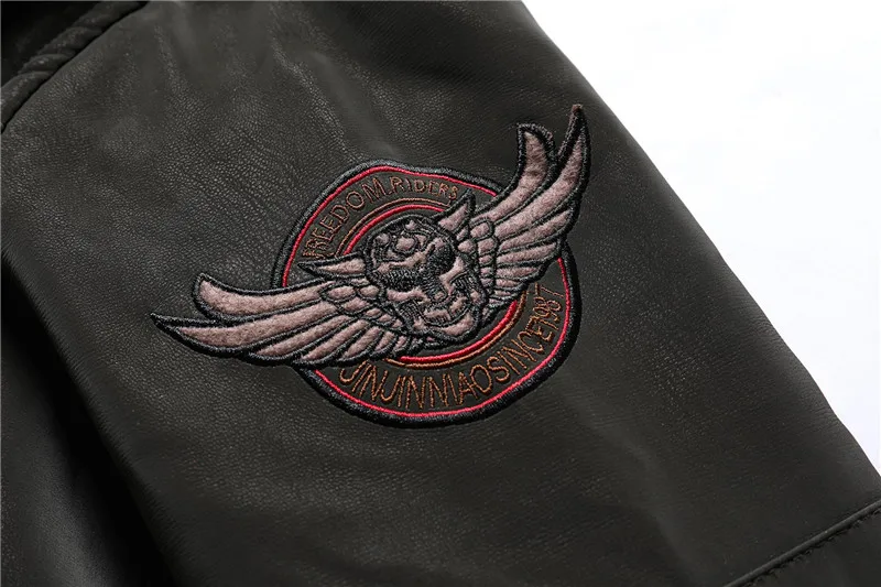 Winter Leather Jacket Men Stand Collar Motorcycle Embroidery Washed Retro Leather Jackets Mens Fleece Warm Coats Streetwears
Winter Leather Jacket Men Stand Collar Motorcycle Embroidery Washed Retro Leather Jackets Mens Fleece Warm Coats Streetwears