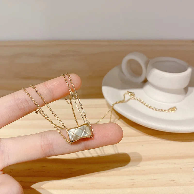 TARCLIY Fashion Creative Rhombus Bag-Shape Pendant Double-Layer Chain Copper Geometric Necklace Women Temperament Jewelry Gift
TARCLIY Fashion Creative Rhombus Bag-Shape Pendant Double-Layer Chain Copper Geometric Necklace Women Temperament Jewelry Gift