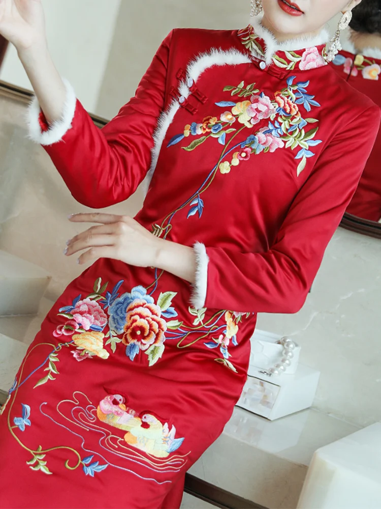 cheongsam dress with cotton insulation medium length long sleeve red toast dress fashion embroidery Chinese style Tang dress
cheongsam dress with cotton insulation medium length long sleeve red toast dress fashion embroidery Chinese style Tang dress