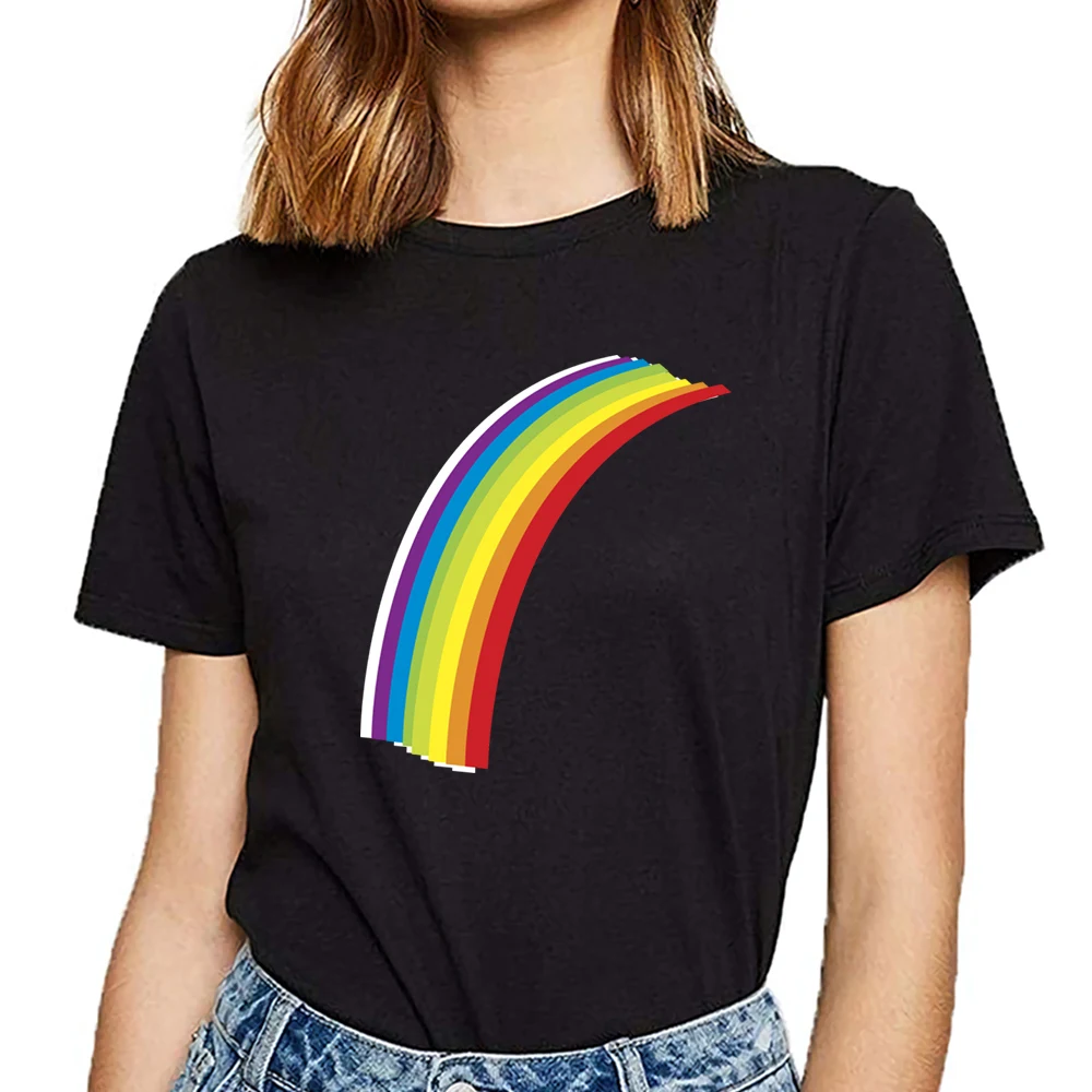 Женская футболка радужного цвета с принтом
Женская футболка радужного цвета с принтом